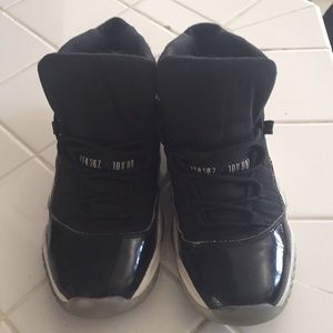 Jordan Space Jams Size 4 youth/36 Eur